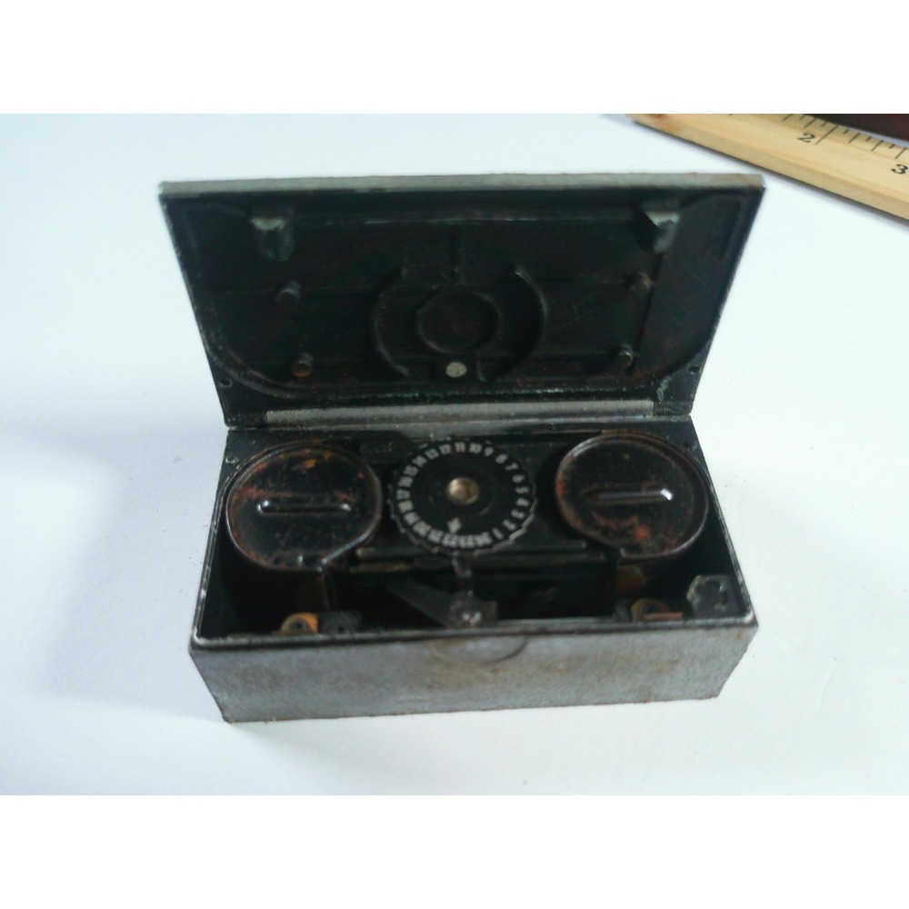 Vtg Whittaker Micro 16 eye level finder spy camera with leather case USA AS IS